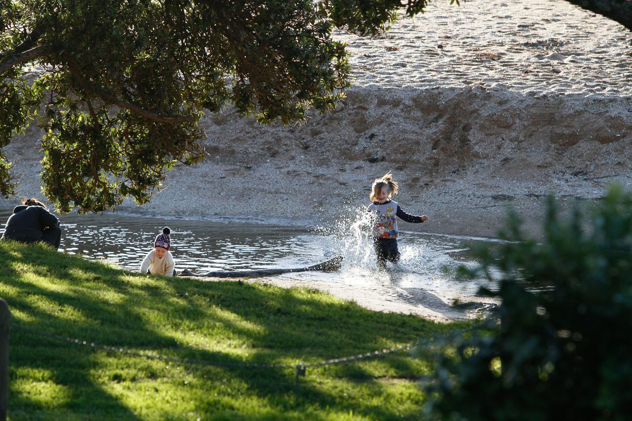 Driftwood Lodge Beachfront, Cable Bay, Northland Coopers Beach Extérieur photo